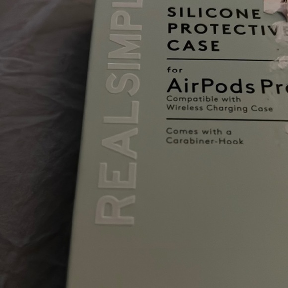 Silicon AirPods Pro Case - Picture 4 of 4